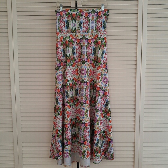 LuLaRoe Dresses & Skirts - LulaRoe floral maxi skirt, floral feminine flirty